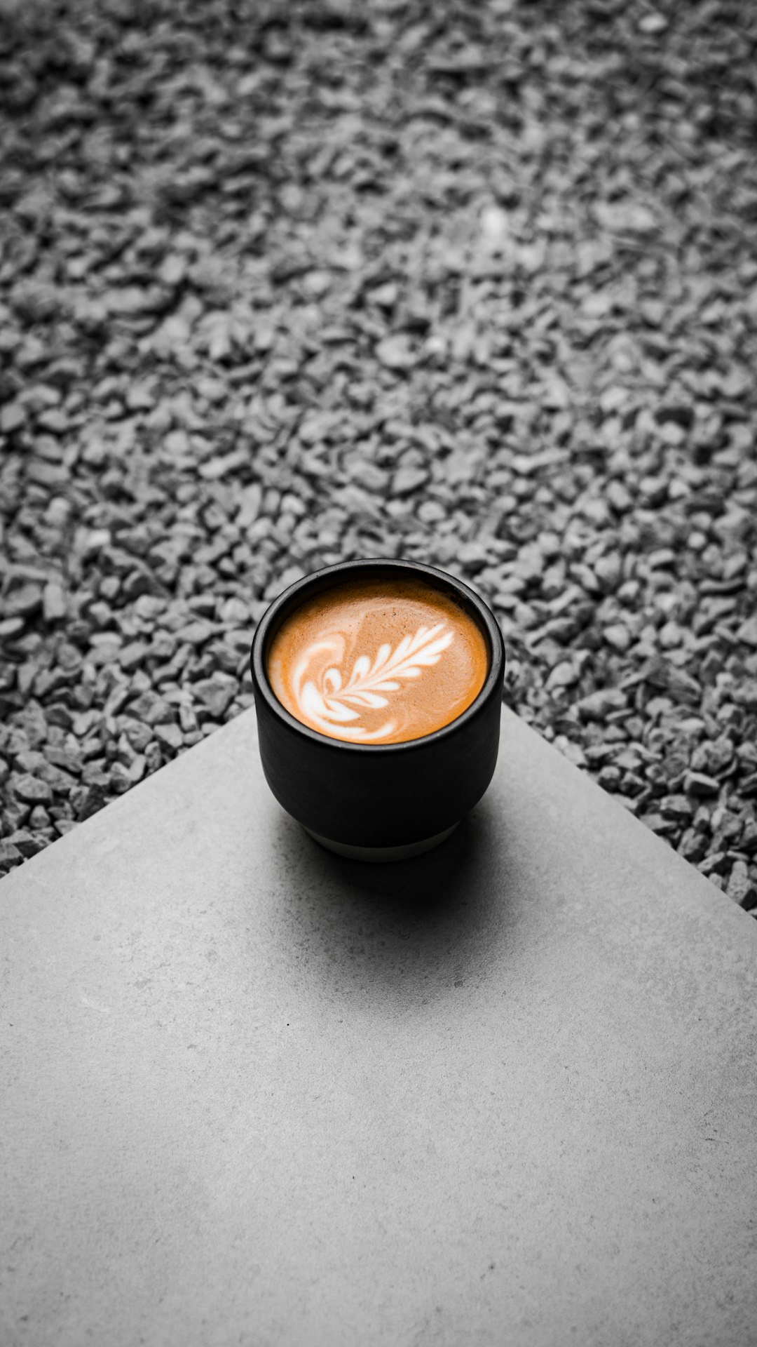 Kahve zehirlenmesi artarken, fincanınızdaki görünmez deterjan kalıntıları sağlığınızı tehdit mi ediyor? Uzmanlar uyarıyor! Güvenli kahve keyfi için önlemler.